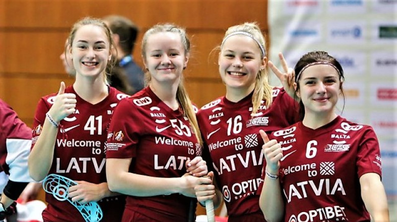 Latvijas U19 izlases spēlētājas. Foto: Ritvars Raits, floorball.lv