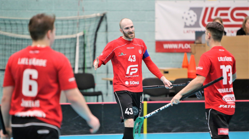 Sandris Virsnītis (#43) guvis savus pirmos vārtus spēlē pret "Bausku". Foto: Ritvars Raits, floorball.lv