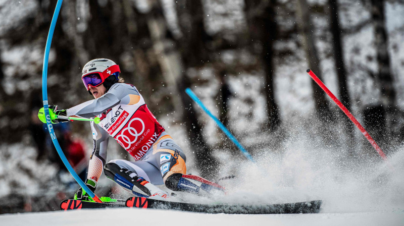 Henriks Kristofersens piedzīvo izstāšanos Šamonī. Foto: AFP/Scanpix.