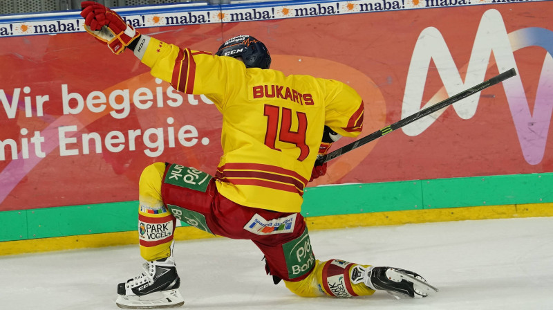 Rihards Bukarts svin vārtu guvumu. Foto: imago images/Masterpress/Scanpix