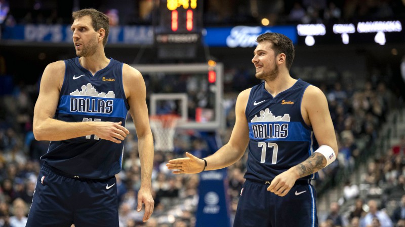 Dirks Novickis un Luka Dončičs. Foto: USA Today Sports/Scanpix