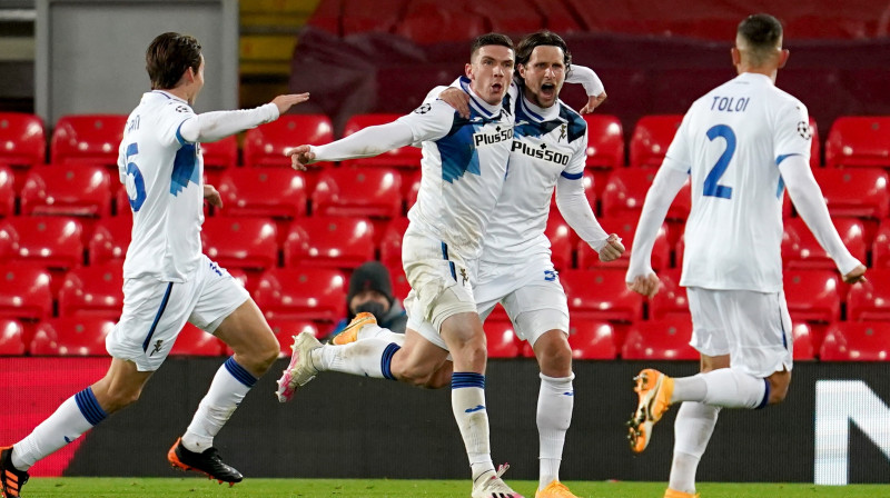 Bergamo "Atalanta" futbolisti svin vārtu guvumu. Foto: Jon Super/EPA/Scanpix