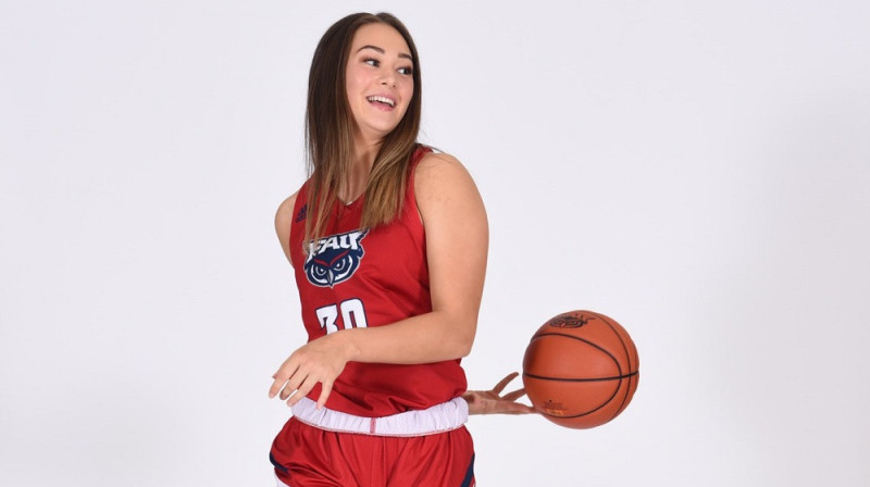 Janeta Rozentāle: pirmā NCAA spēle pēc 617 dienām. Foto: Florida Atlantic