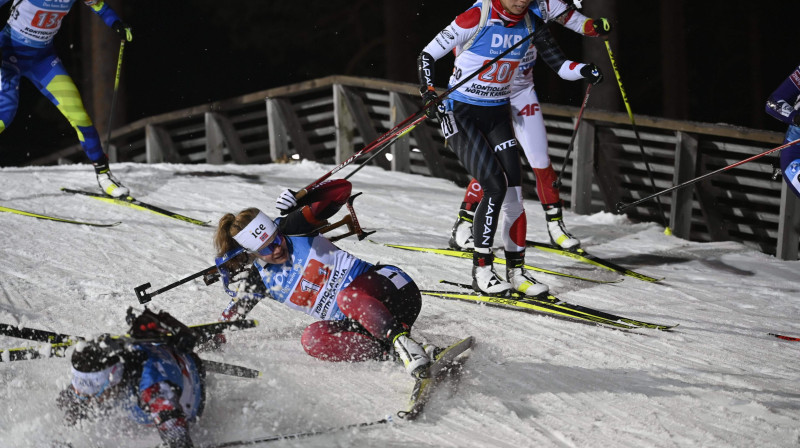 Karolīne Knotena kritiena brīdī. Foto: AFP/Scanpix