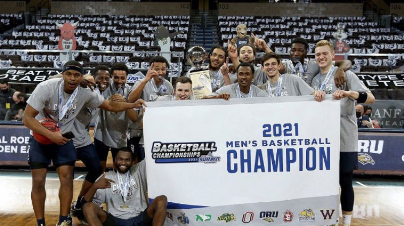 Francis Lācis un "Oral Roberts" basketbolisti 2021. gada 9. martā. Foto: ORU MBB