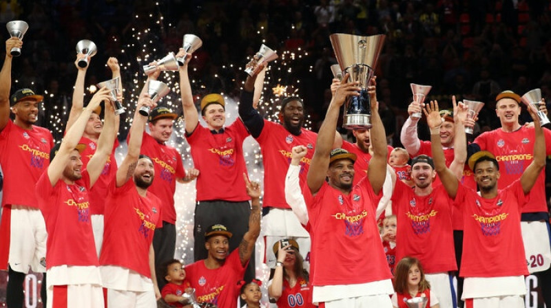 Maskavas CSKA basketbolisti pēc triumfa 2019. gadā. Foto: Reuters/Scanpix