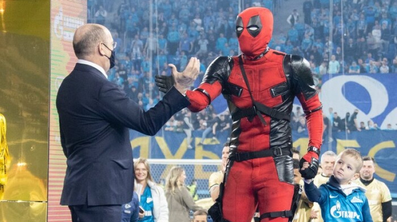 Artjoms Dzjuba ''Deadpool'' kostīmā. Foto: Zenit Twitter