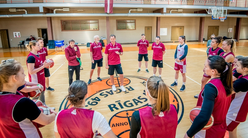 Latvijas sieviešu basketbola izlases pirmais treniņš. Foto: basket.lv