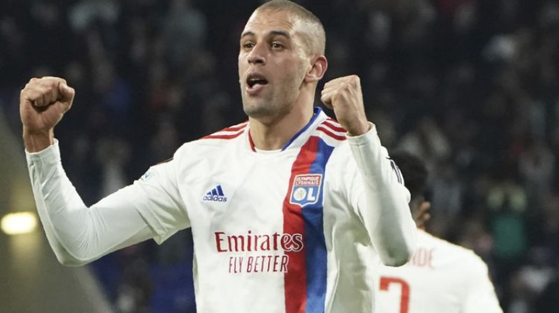 "Lyon" futbolists Ismails Slimani atzīmē vārtu guvumu. Foto: AP/Scanpix