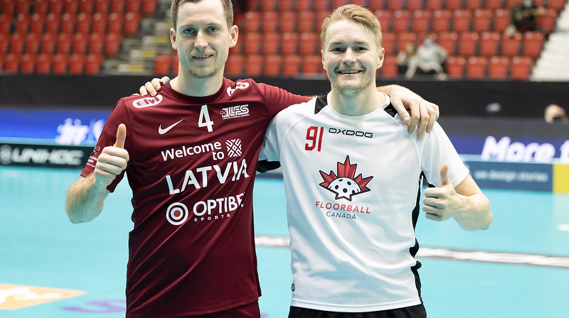 Morics Krūmiņš (#4) un Valteri VĪtakoski (#91)
Foto: IFF Floorball