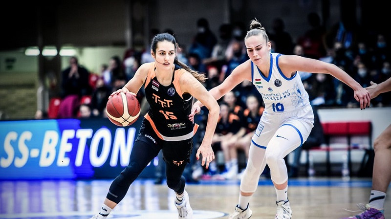 Ieva Pulvere un TTT: trīs uzvaras Eirolīgas pirmajā aplī. Foto: EuroLeague Women