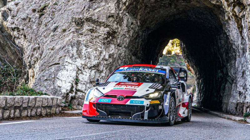 Sebastjēns Ožjē ar jauno "Toyota GR Yaris Rally1" mašīnu. Foto: wrc.com