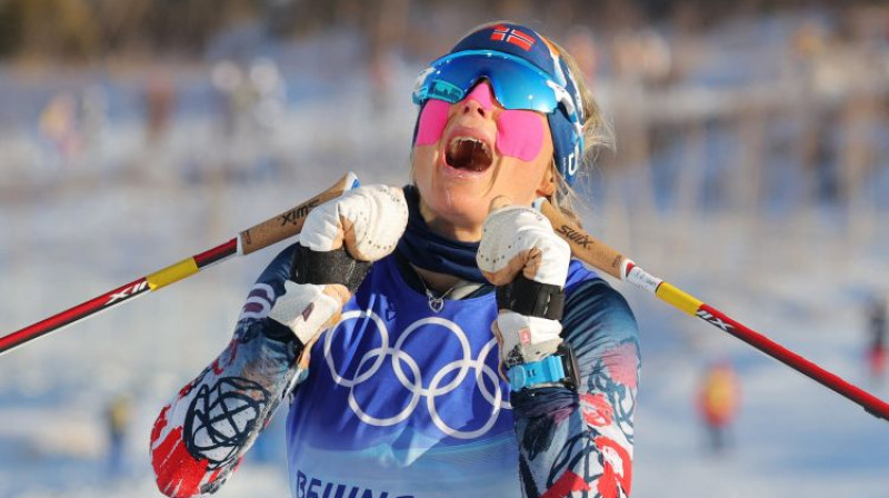 Terēze Juhauga pēc zelta izcīnīšanas. Foto: Reuters/Scanpix