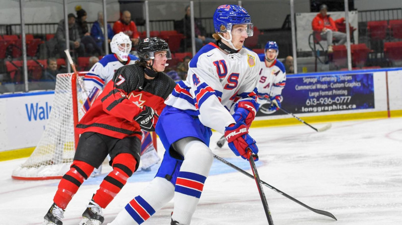 ASV U19 komandas aizsargs Sems Rinzels. Foto: Robert Levebvre/Hockey Canada Images