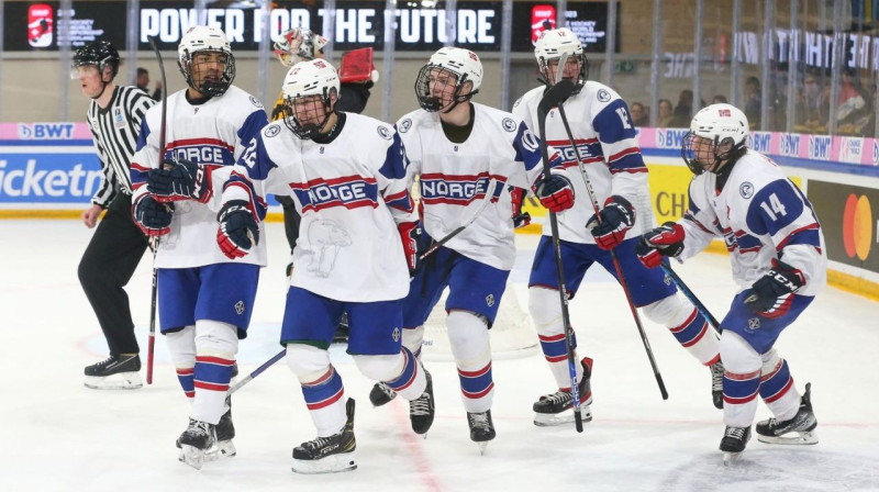 Norvēģijas U18 valstsvienības hokejisti. Foto: IIHF
