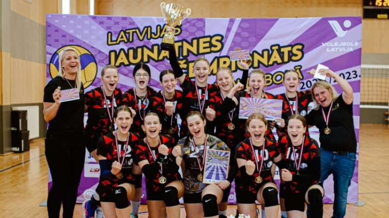 U16 RVS komanda. Foto: Latvijas Volejbola federācija