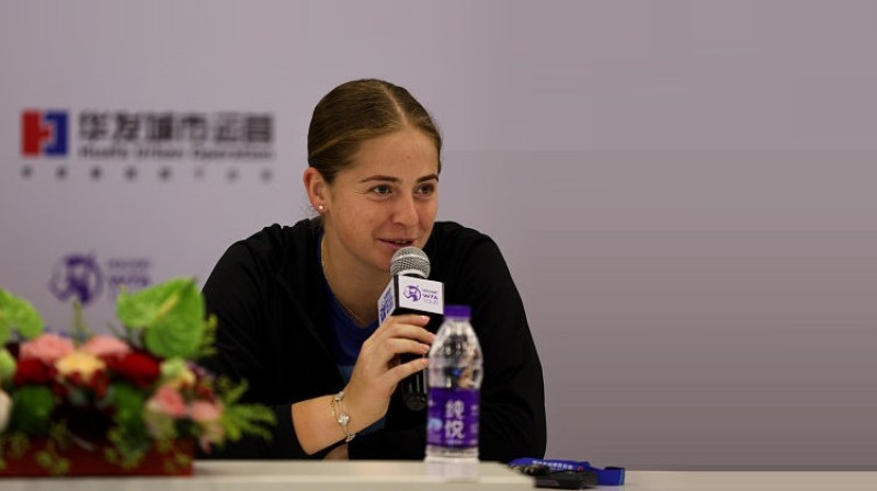 Aļona Ostapenko. Foto: WTA / Weibo
