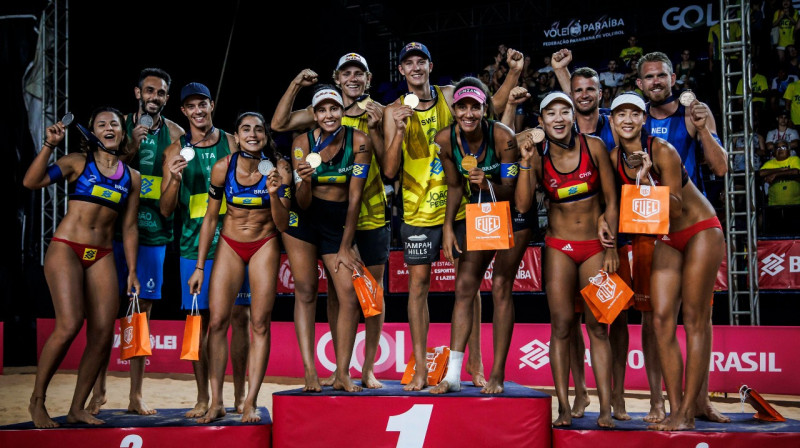 "Beach Pro" elites posma pjedestāls Brazīlijā. Foto: volleyballworld.com