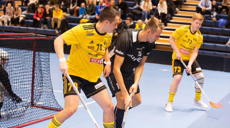 Epizode no abu komandu pirmās spēles, foto: Floorball.lv