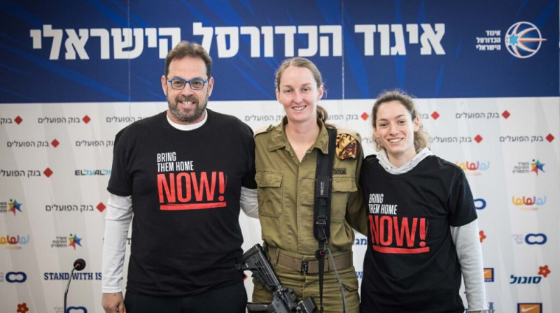 Šārons Drukers, IDF majore Juvala Holcmane un valstsvienības kapteine Īdena Rotberga. Foto: IBBA