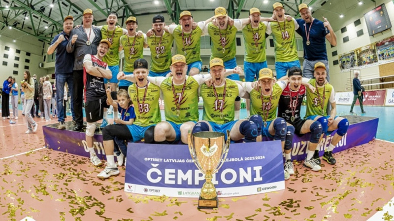 Jēkabpils "Lūši" atguvuši čempionu titulu. Foto: LVF.