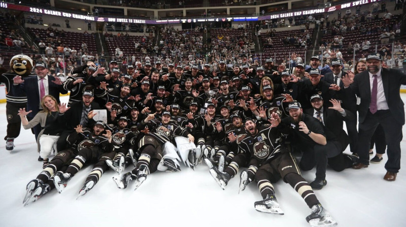 2024. gada Kaldera kausa izcīņas uzvarētāja Hēršijas "Bears". Foto: Hershey Bears