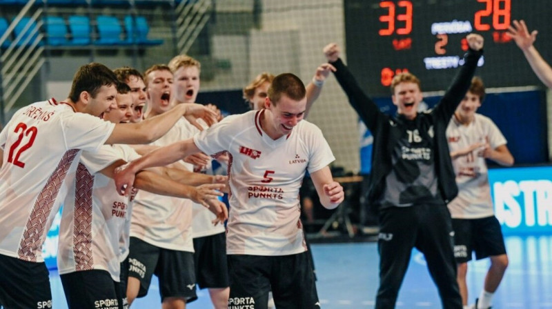 Latvijas U18 valstsvienības handbolisti. Foto: Latvijas Handbola federācija