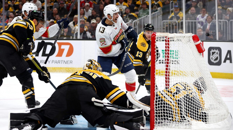 Mirklis pēc tam, kad Sems Reinhārts mazākumā panāca 3:2 Floridas "Panthers" labā. Foto: Maddie Meyer/AFP/Scanpix