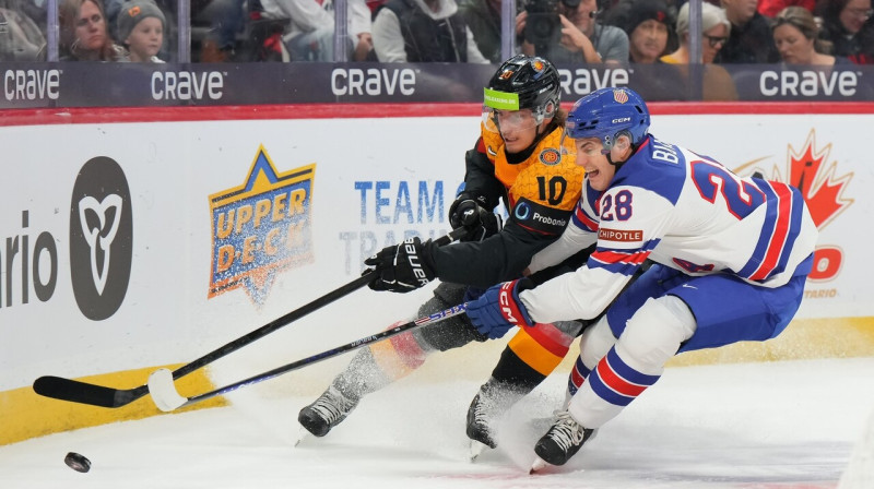 Mirklis no ASV un Vācijas U20 valstsvienību spēles Otavā. Foto: IIHF