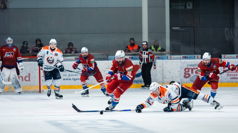 Haralds Egle uzbrukuma sākumā. Foto: HK 32 Liptovský Mikuláš