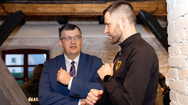 Dainis Kazakevičs alus darītavā. Foto: FA Šiauliai