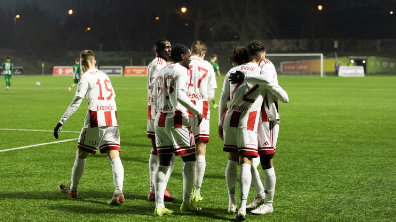 "Liepājas" futbolistu prieki. Foto: Mārtiņš Vējš