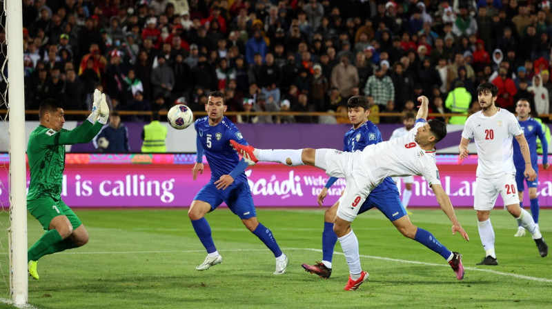 Mirklis pirms Mehdi Taremi vārtu guvuma Irānas cīņā pret Uzbekistānu. Foto: Abedin Taherkeraneh/EPA/Scanpix