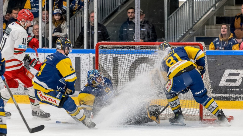 Mirklis no Odenses "Bulldogs" un Herningas "Blue Fox" kaujas. Foto: Metal Ligaen