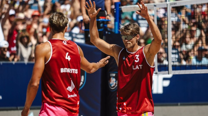 Ardis Bedrītis un Artūrs Rinkevičs. Foto: Artūrs Stiebriņš, Latvijas Volejbola federācija