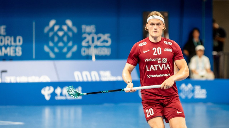 Latvijas florbola izlases spēlētājs Gustavs Griezītis. Foto: IFF / Floorball Frames