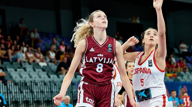 Estere Krūmiņa Eiropas meistarsacīkšu pusfinālā pret Spāniju. Foto: FIBA