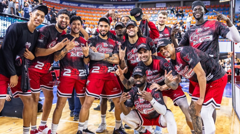 "Diablos Rojos" pēc iekļūšanas Meksikas čempionāta finālā. Foto: Diablos Rojos Básquetbol