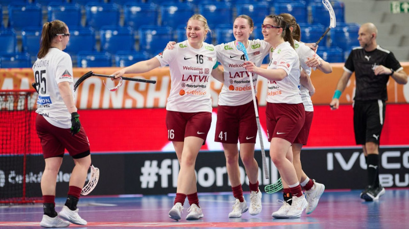 Latvijas izlases florbolistes. Foto: Vaclavs Mikuliks