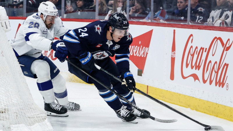 Zemgus Girgensons un Haidens Flerī. Foto: AP/Scanpix