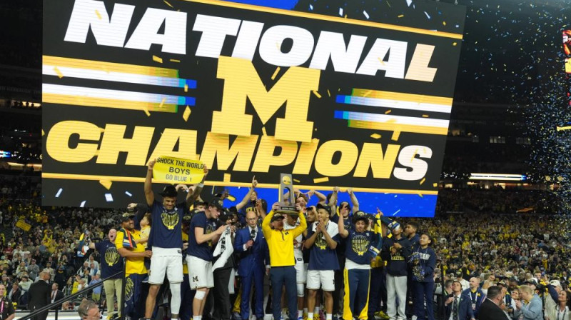 Šīs sezonas NCAA čempioni Mičiganas basketbolist. Foto: Michael Conroy/AP