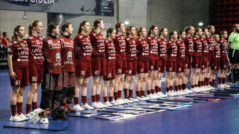 Latvijas sieviešu U19 florbola izlase. Foto: IFF
