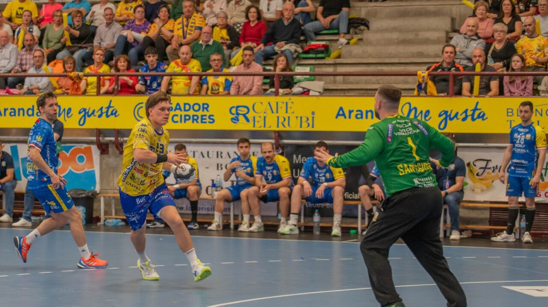 Jevgeņijs Rogonovs pirms metiena. Foto: A. Sanz/Tubos Villa de Aranda