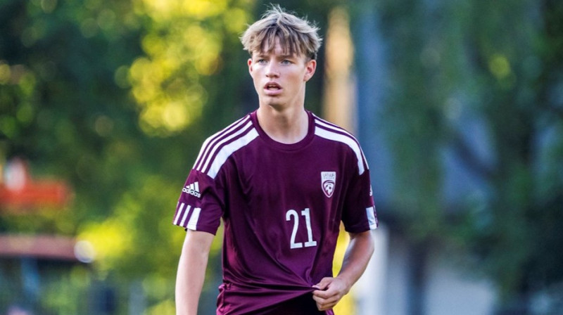 Latvijas U17 valstsvienības pussargs Aleks Ščerbinskis. Foto: LFF
