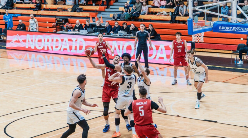 Mirklis Pērnavas un Vīnes vienību cīņā. Foto: FIBA