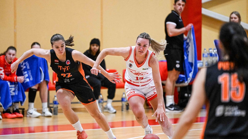 Enija Ķīvīte un Gabija Meškonīte 2026. gada 22. februārī