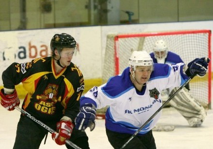 Cīņa par Latvijas hokeja medaļām turpinās