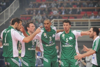 "Panathinaikos" volejbolisti atspēlējas, uzvar un iekļūst finālā