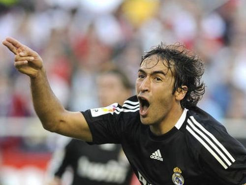 Raula hettriks nodrošina Madrides "Real" uzvaru Seviļā