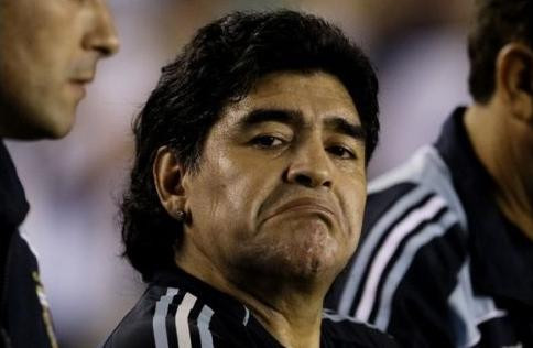 Maradona parakstījis viena gada līgumu
